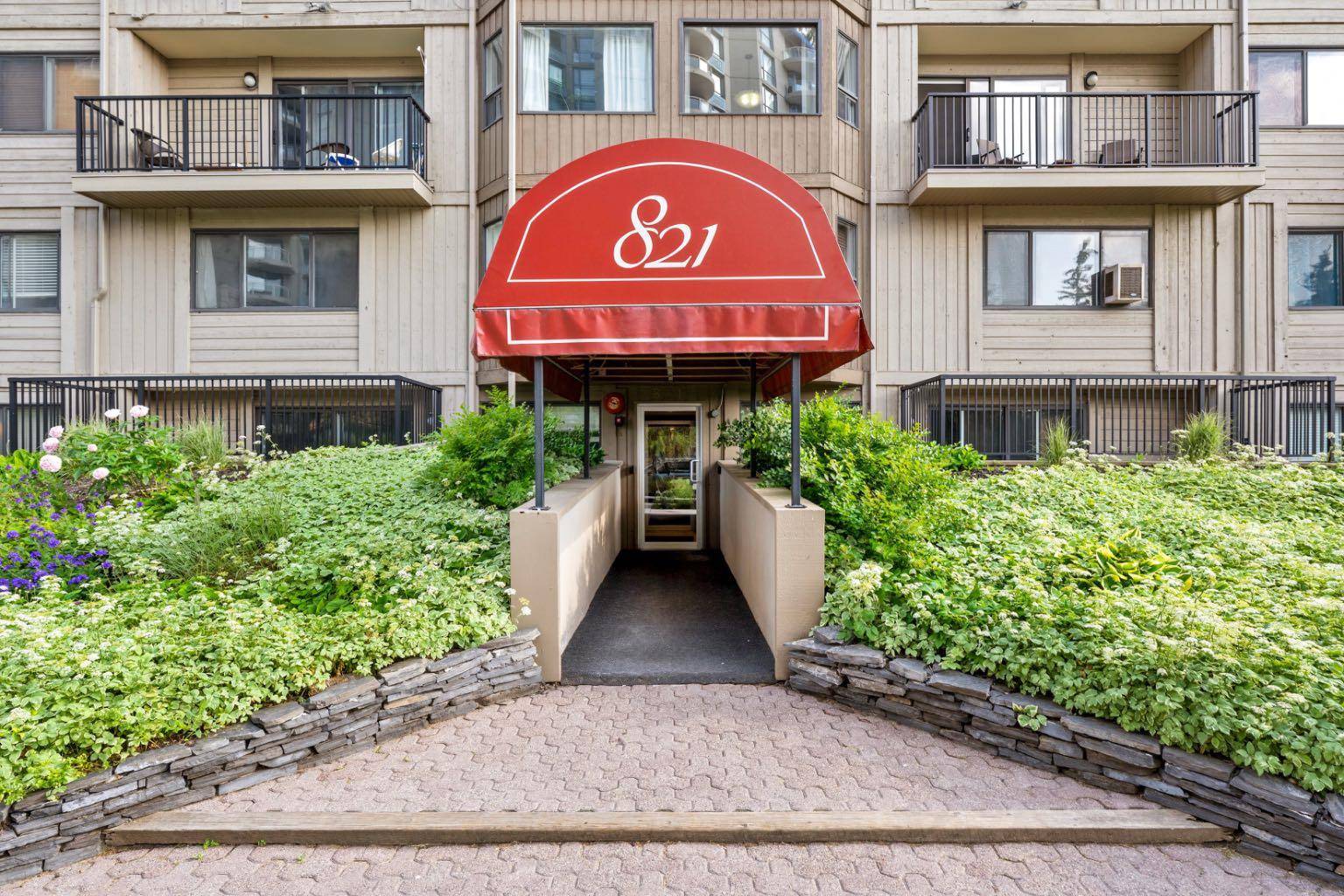 Calgary, AB T2P 0H1,821 3 AVE SW #25