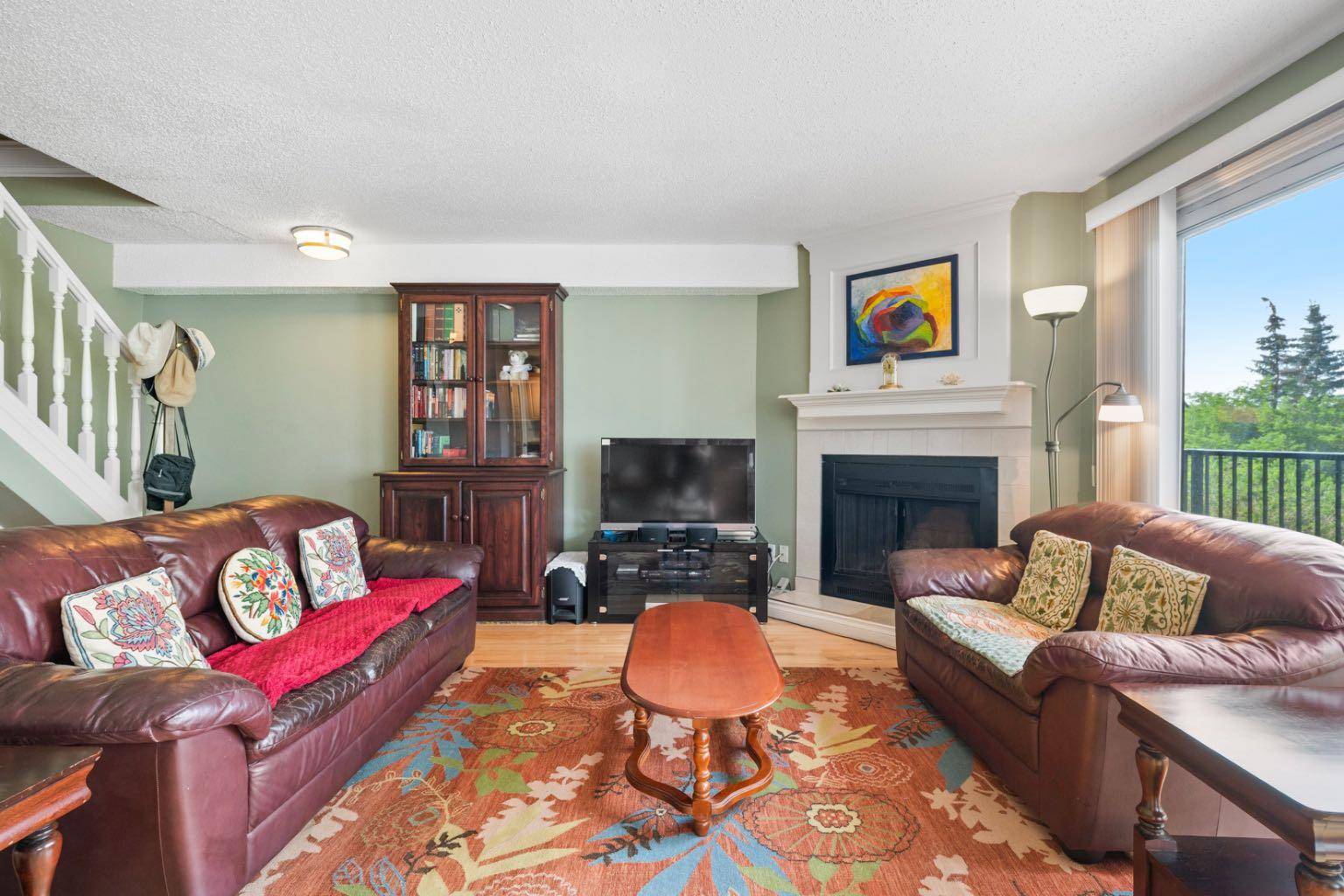 Calgary, AB T2P 0H1,821 3 AVE SW #25