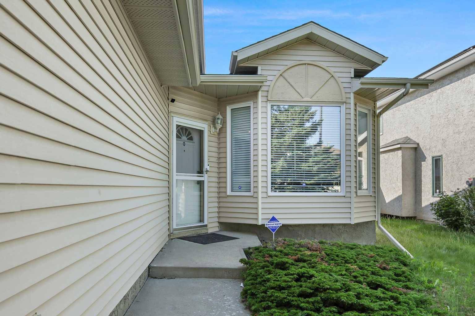 Calgary, AB T3G 3M1,49 Hawktree CIR NW