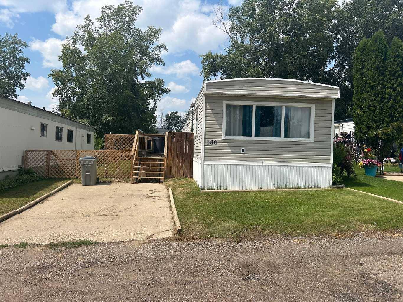 4000 13 AVE Southeast #180, Medicine Hat, AB T1B 1J3