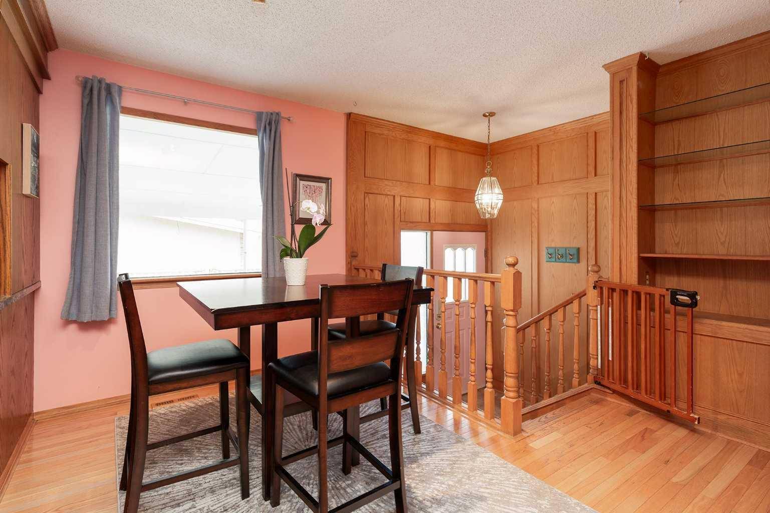 Lethbridge, AB T1K 3W8,18 Trinity PL West