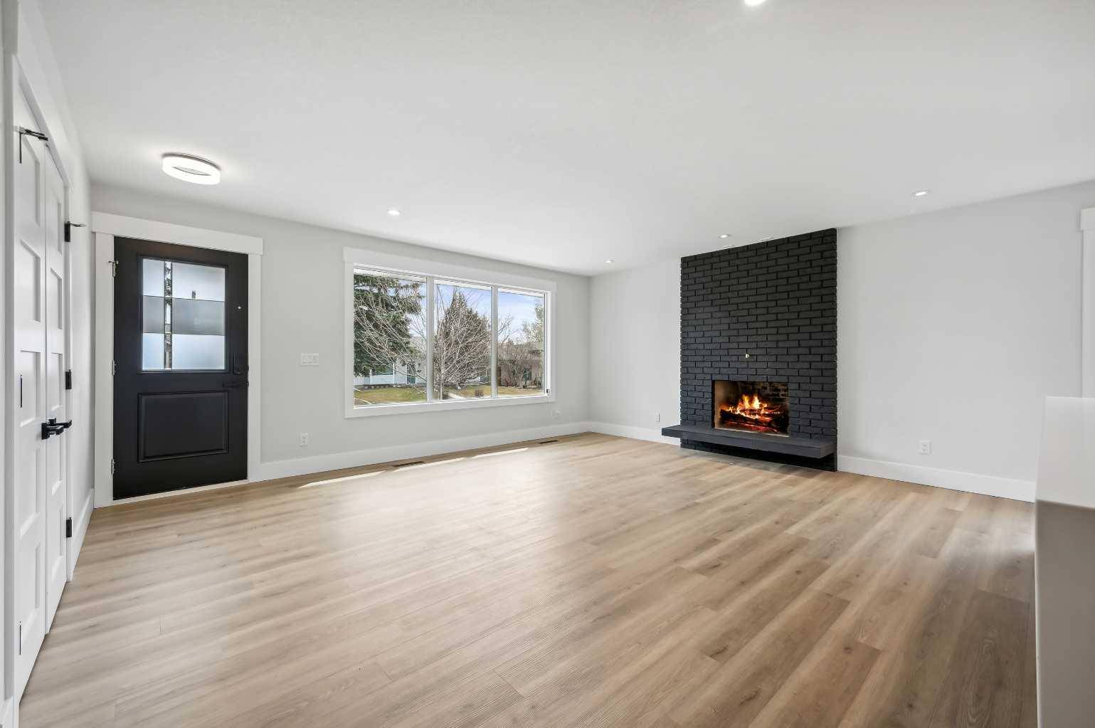 Calgary, AB T2J 1V7,36 Maple Court CRES Southeast