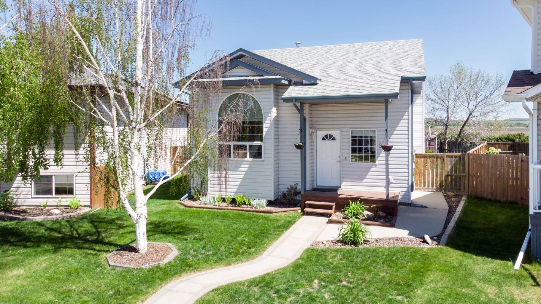 228 Deschner Close, Red Deer, AB T4R3C2