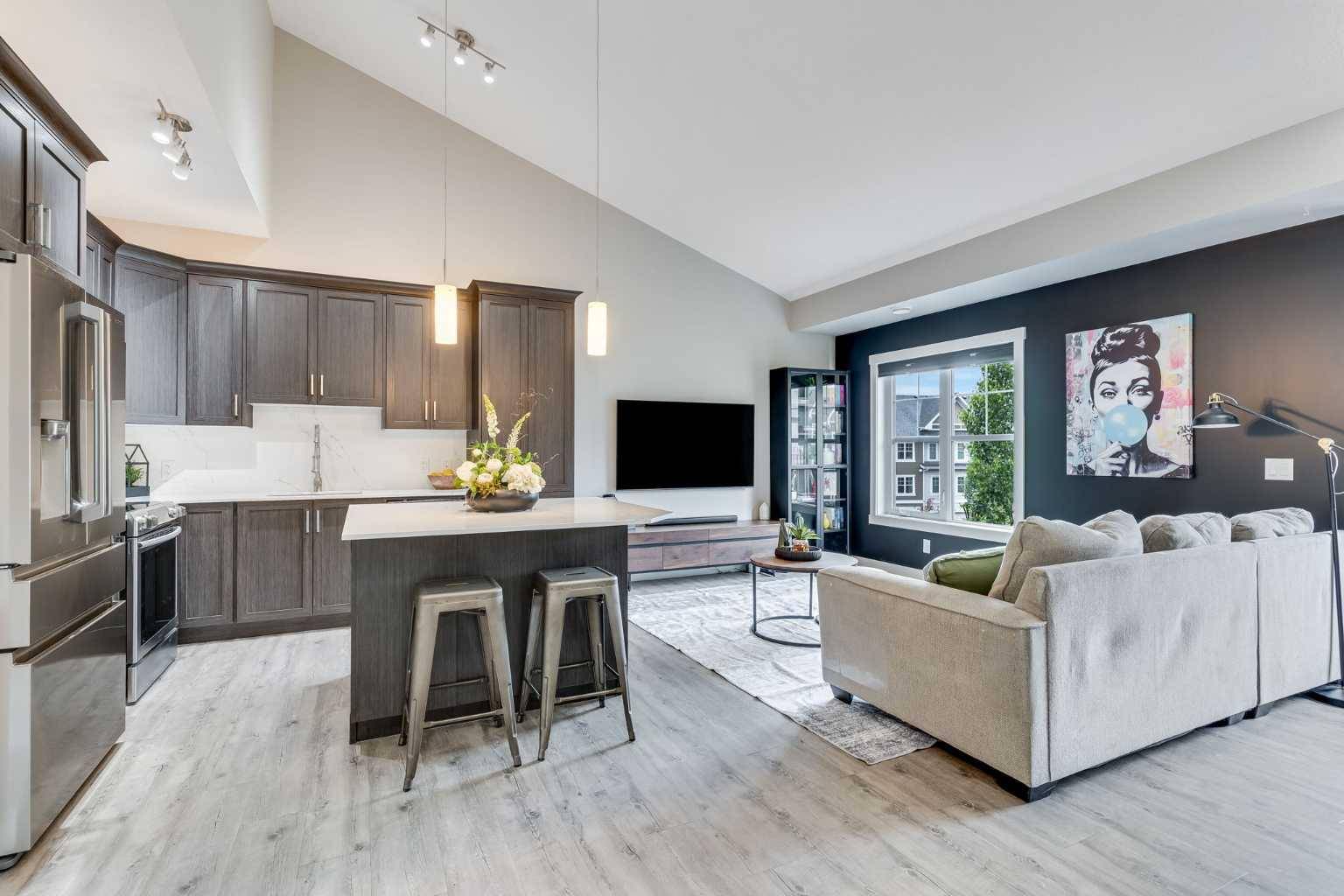 115 Cranbrook WALK Southeast, Calgary, AB T3M 2V5