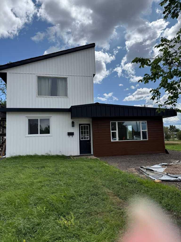 9513 108 AVE, Grande Prairie, AB T8V 1N1