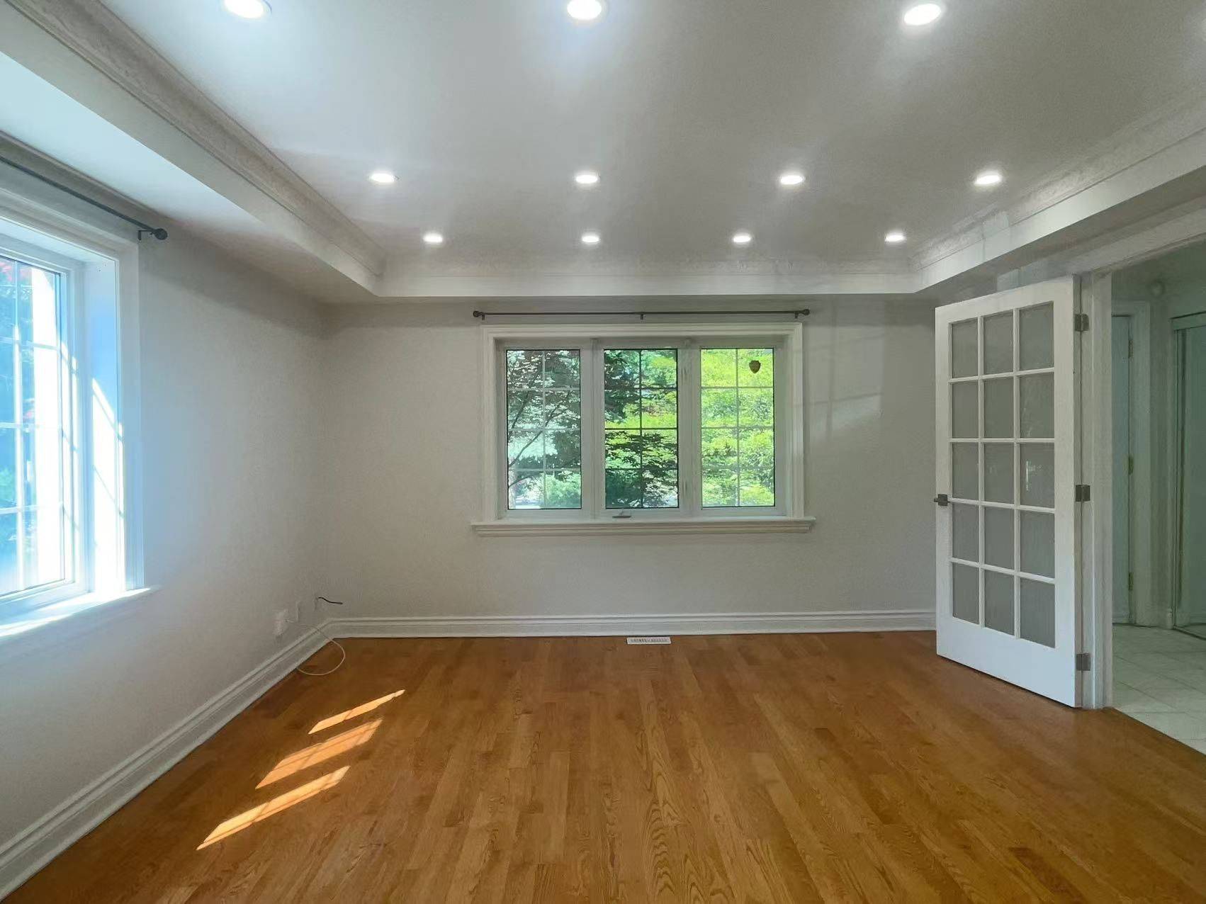 Toronto C14, ON M2N 3T4,52 Empress AVE