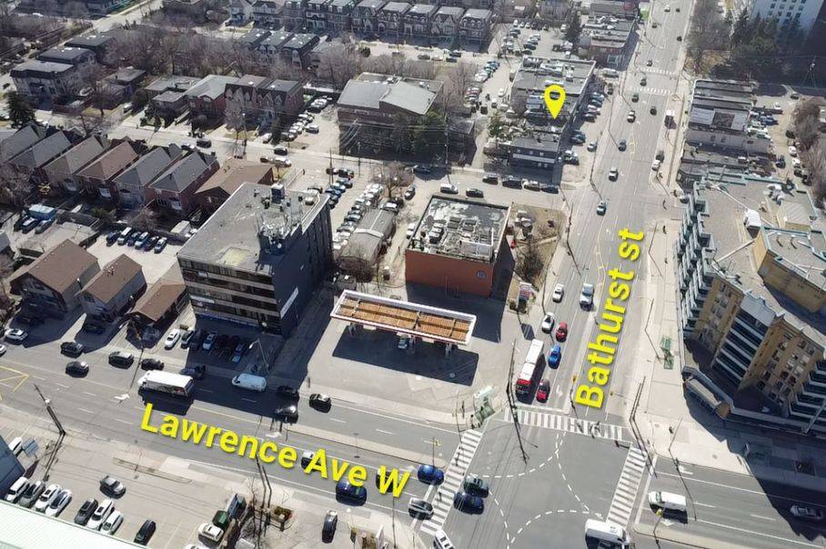 Toronto C04, ON M6B 3B5,3027 Bathurst ST