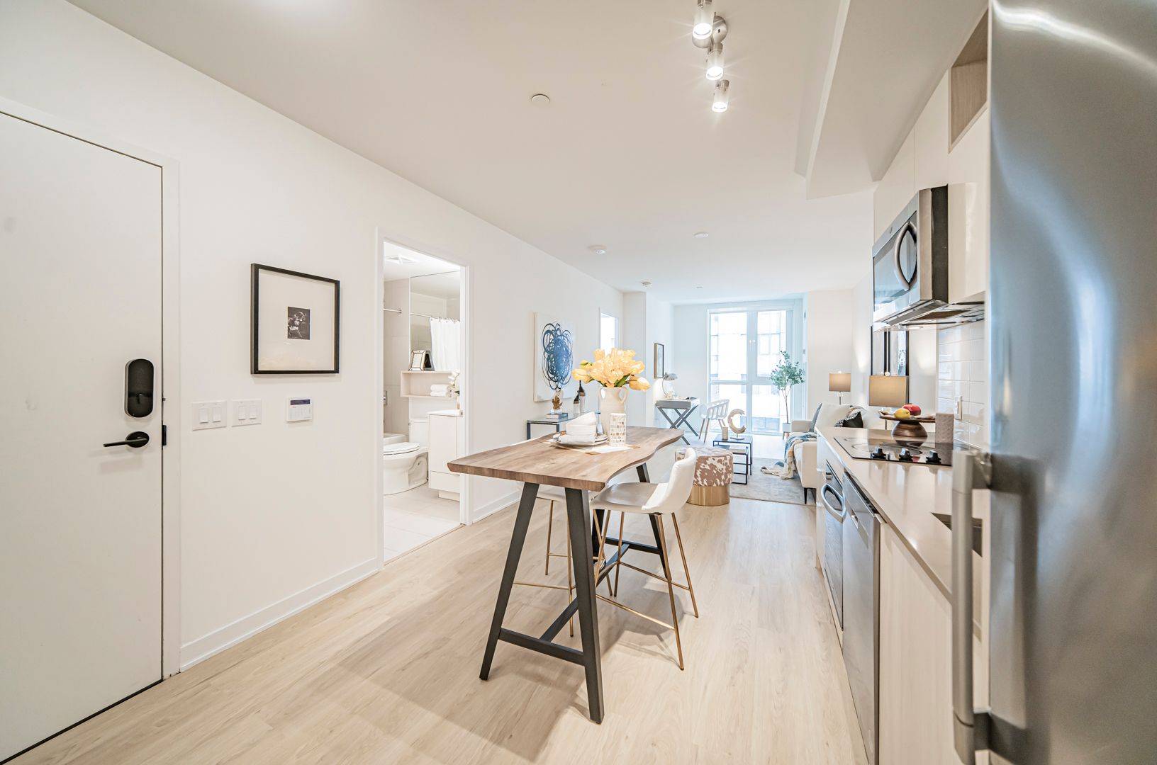 Toronto C08, ON M5B 0C7,100 Dalhousie ST #411