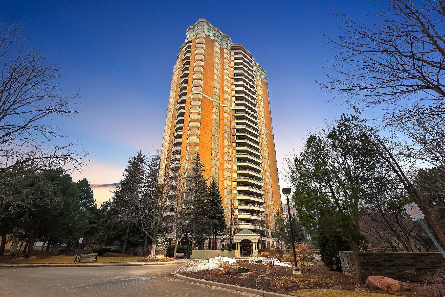 89 Skymark DR #610, Toronto C15, ON M2H 3S6