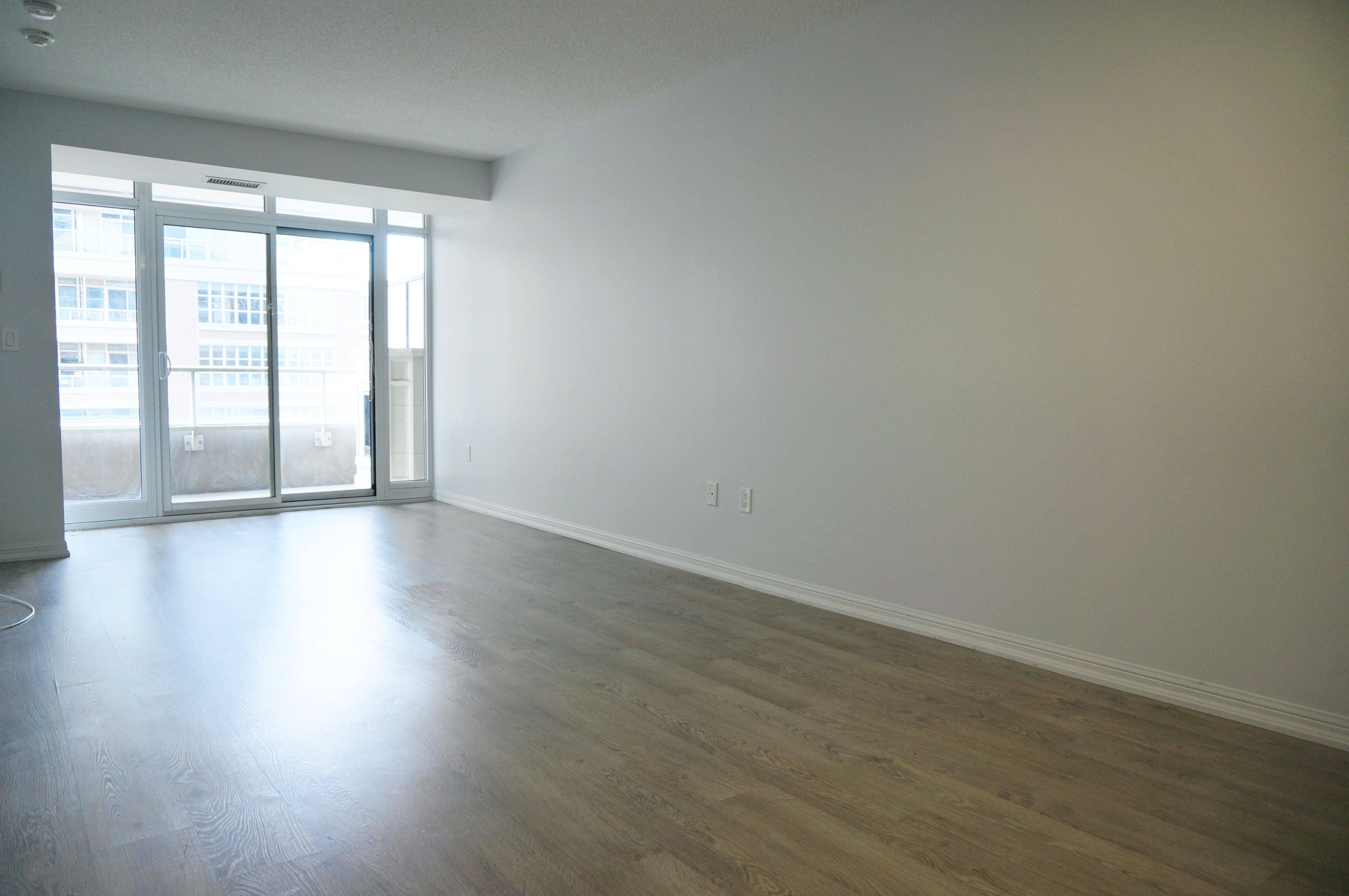 Toronto C01, ON M6K 3R3,75 East Liberty ST #913