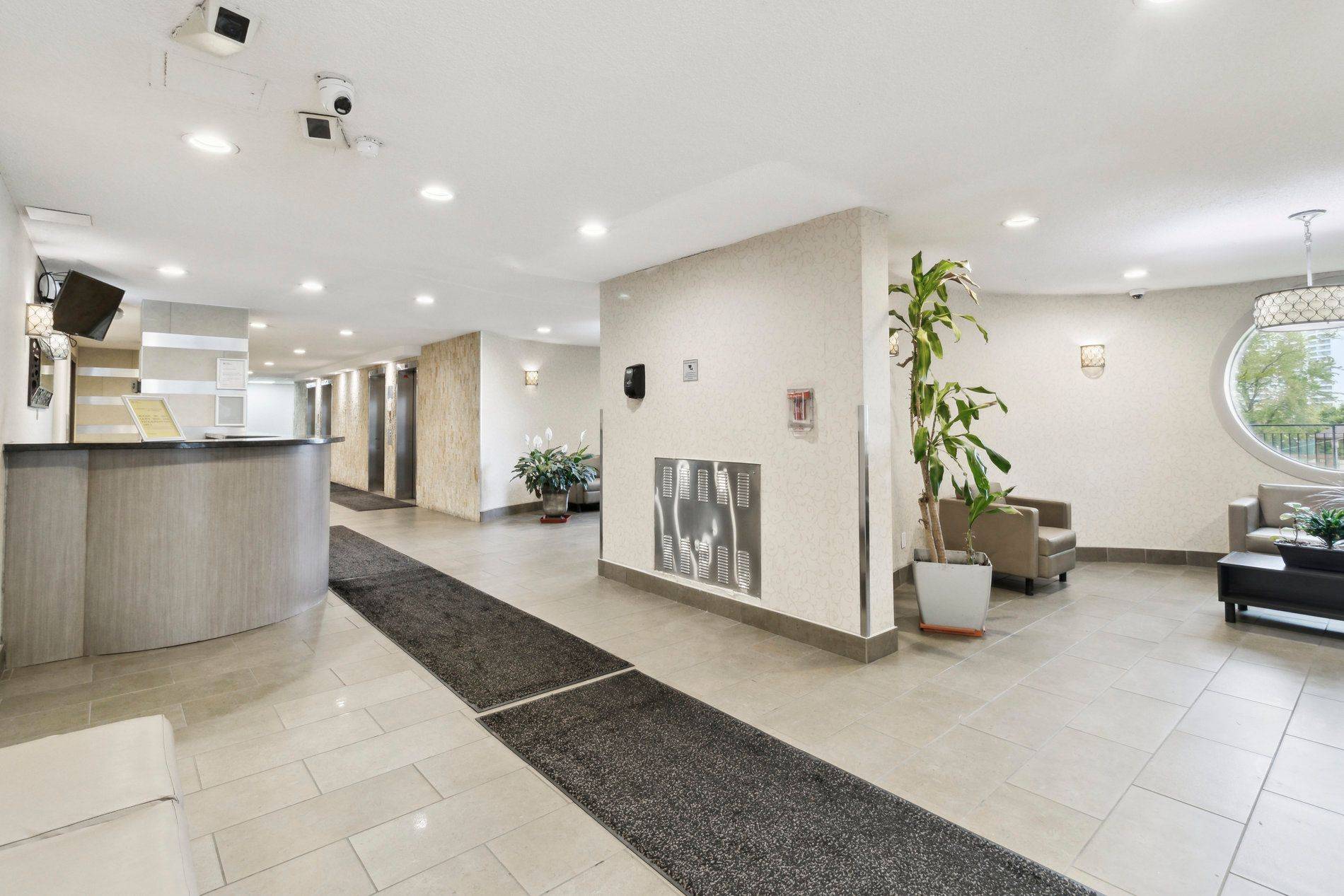 Toronto C15, ON M2J 1L2,5 Parkway Forest DR #1101