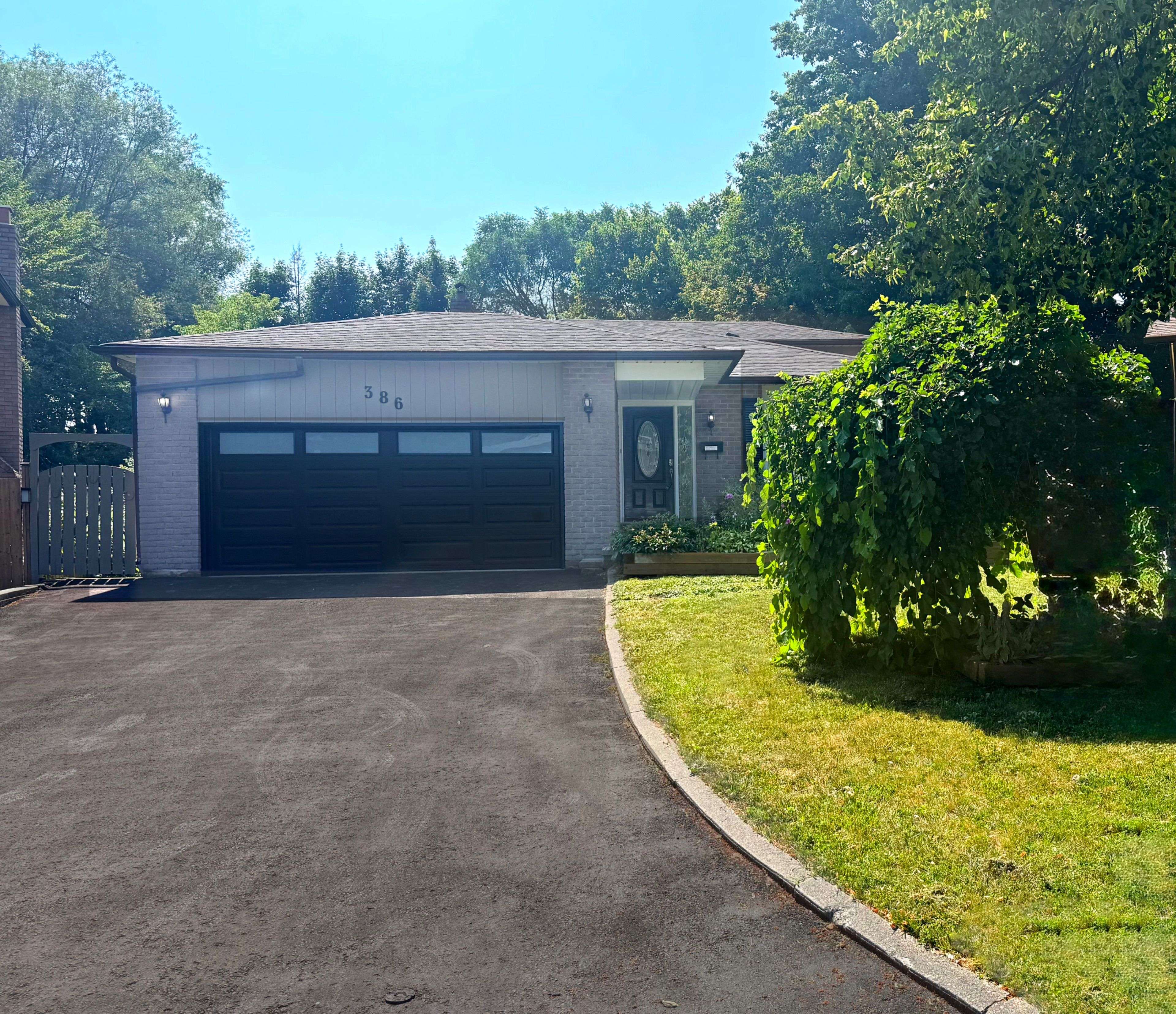 386 Grange CT, Oshawa, ON L1G 7J1