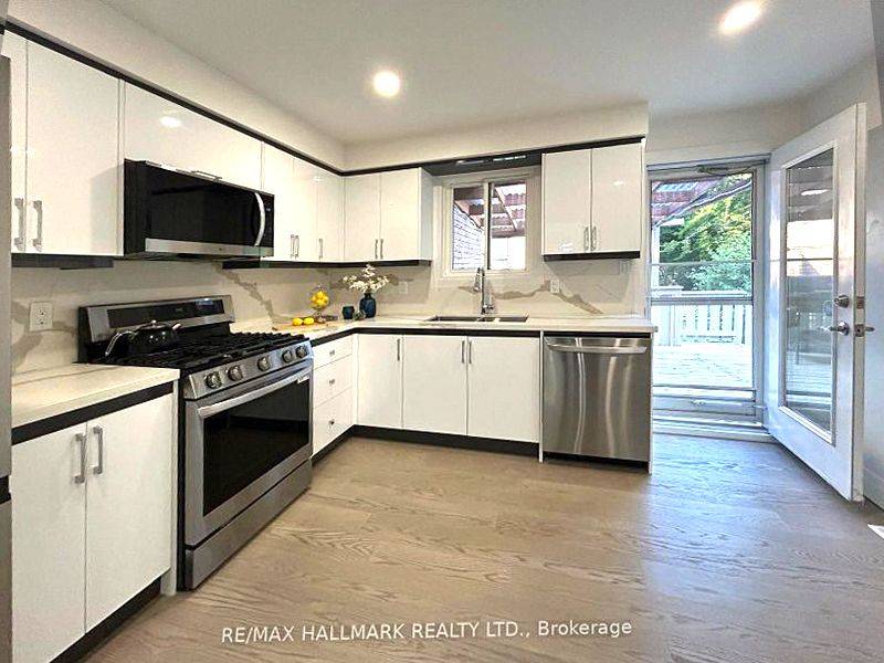 Oshawa, ON L1G 7J1,386 Grange CT