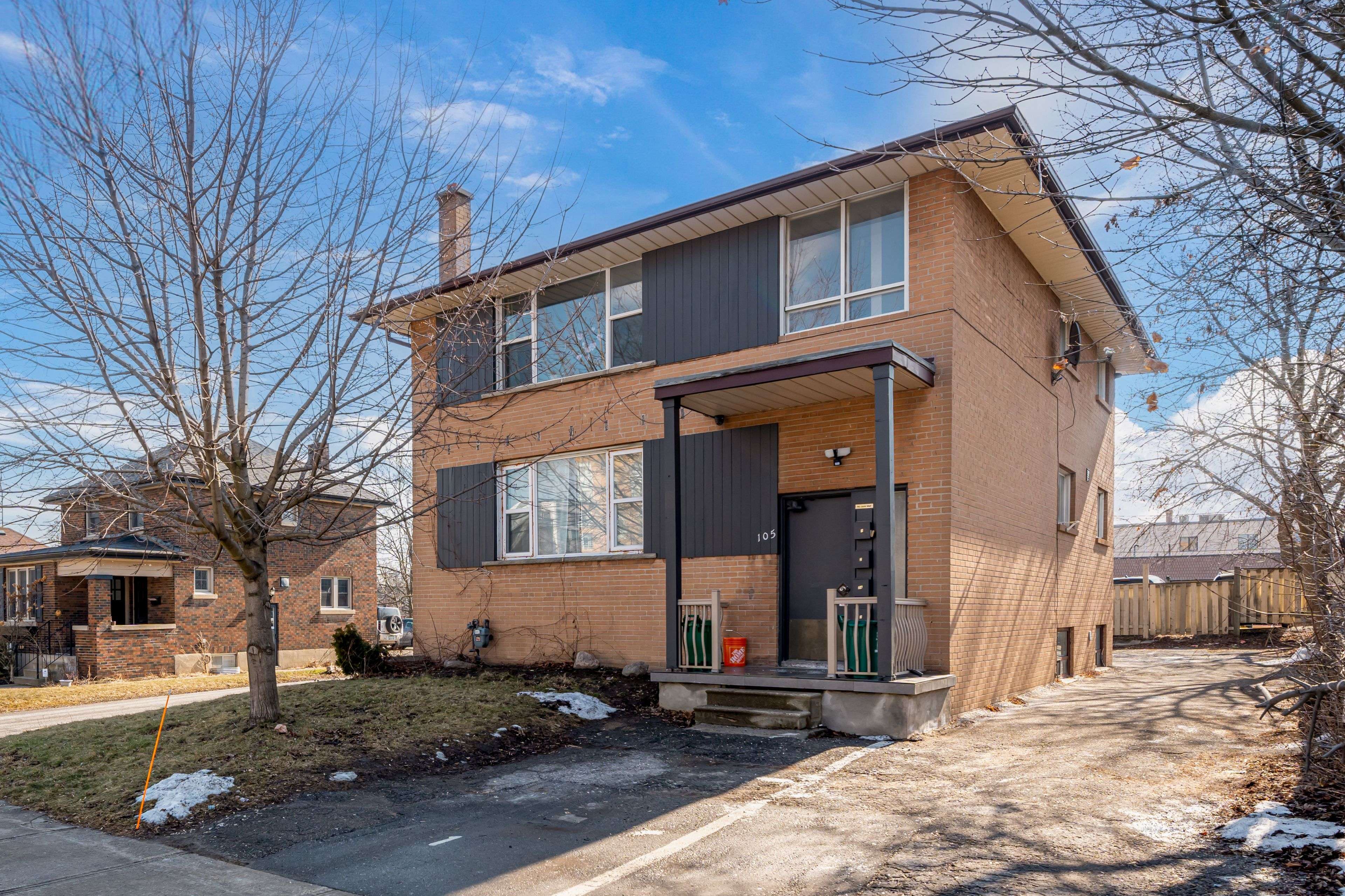 105 Mary ST E #2, Whitby, ON L1N 2P3