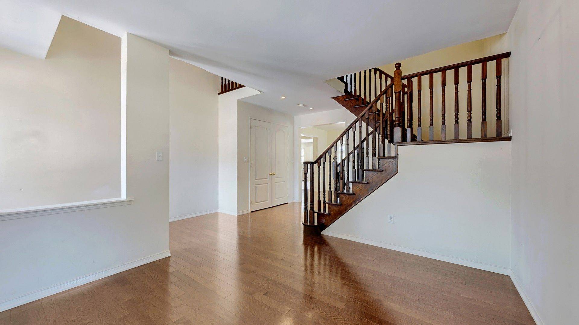 Whitby, ON L1M 0B6,302 Montgomery AVE