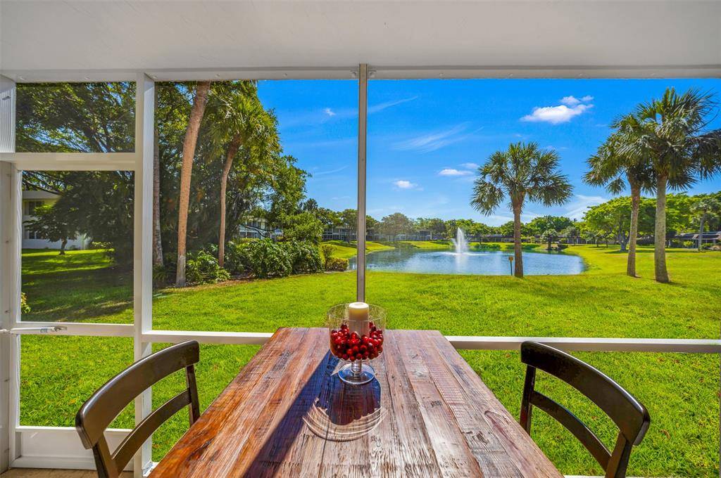 Pompano Beach, FL 33069,3641 Oaks Clubhouse Dr #106