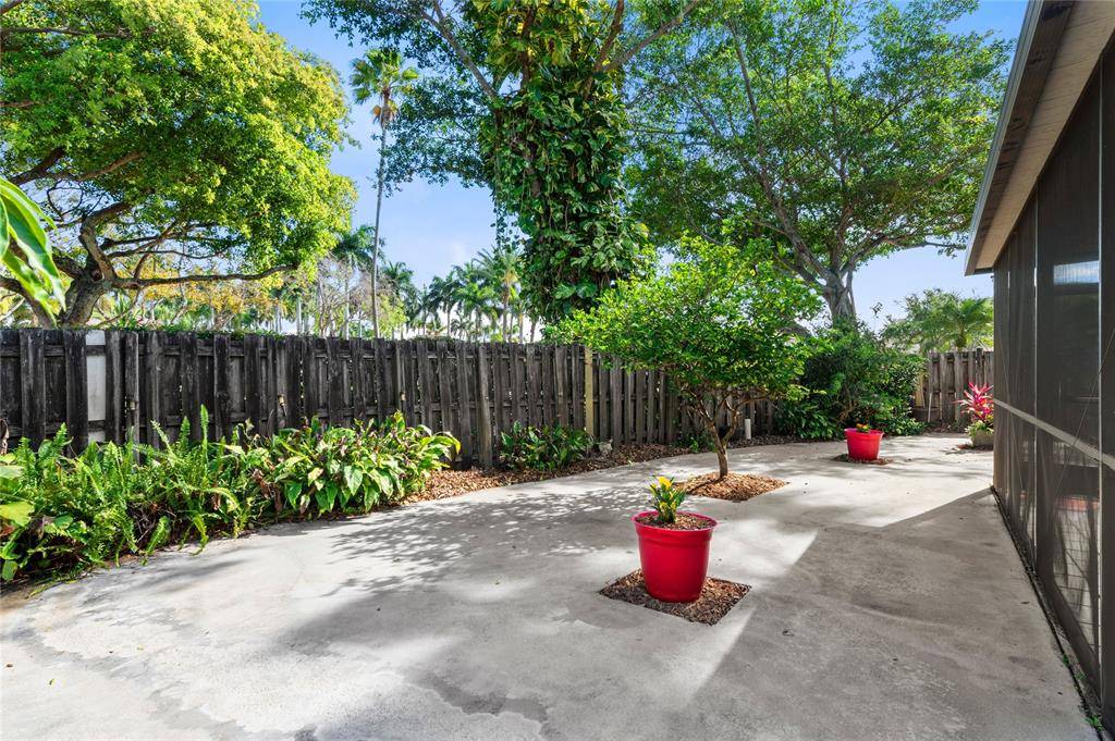 501 Danville Ter, Davie, FL 33325