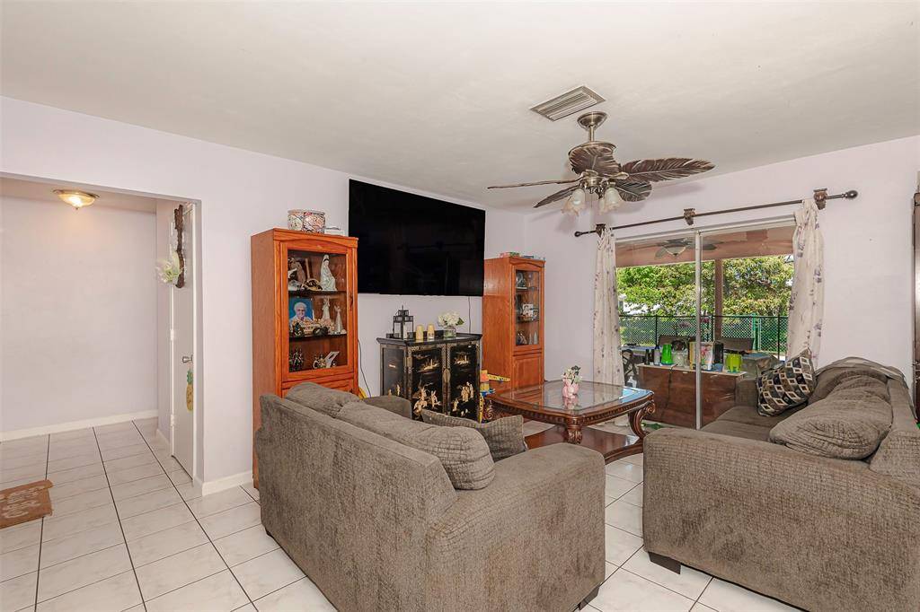 Lauderdale Lakes, FL 33309,3193 NW 40th St