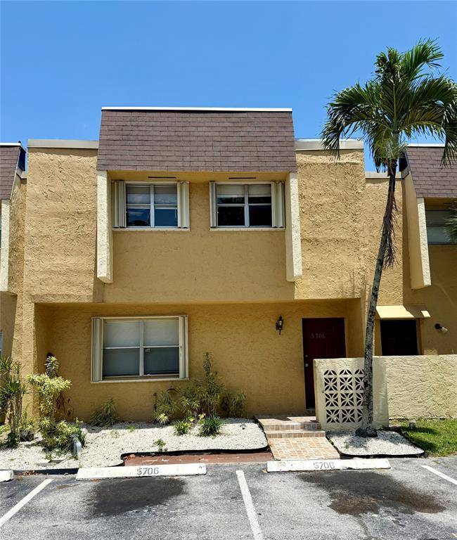 5706 Blueberry Ct #21, Lauderhill, FL 33313