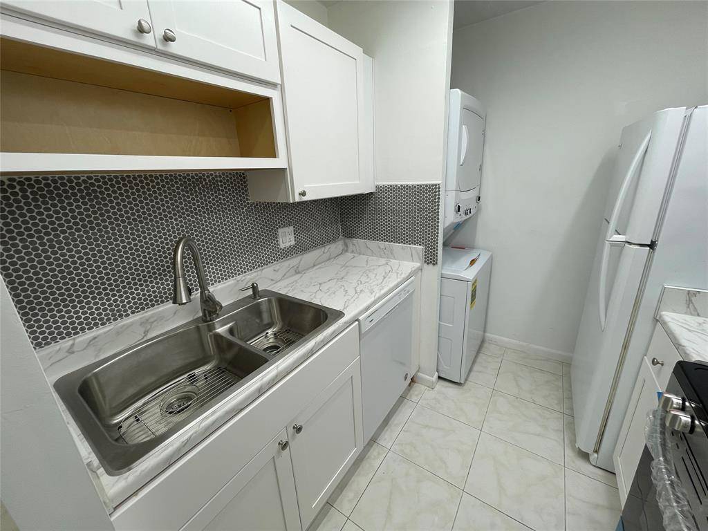 Coral Springs, FL 33071,10222 Twin Lakes Dr #10222
