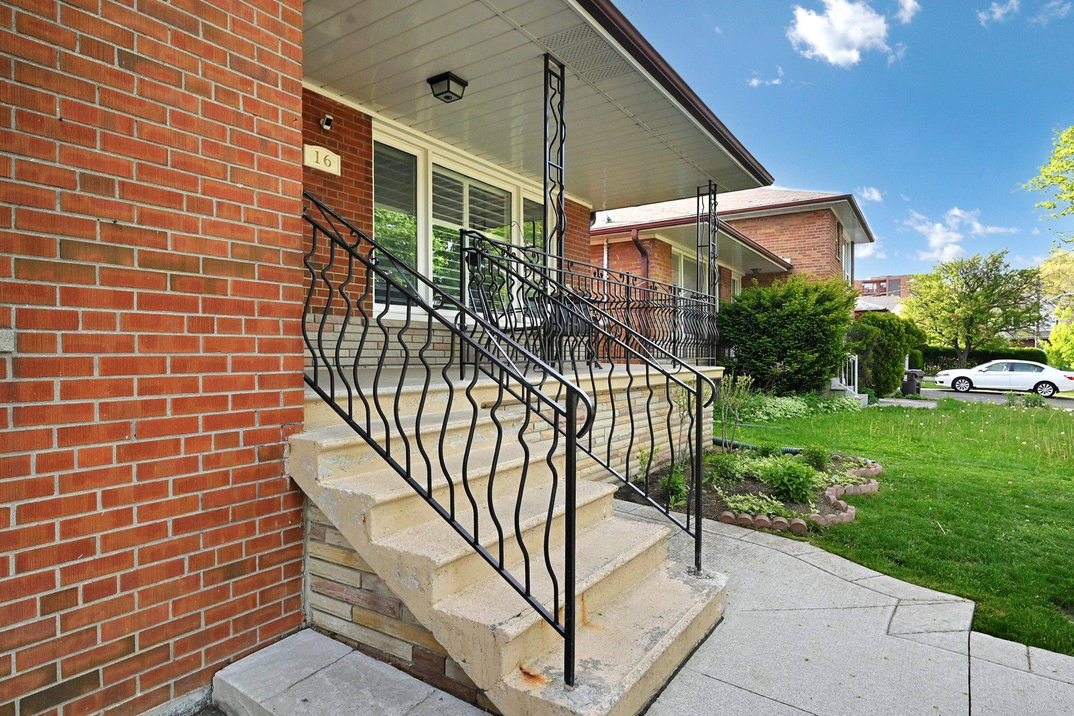 Toronto W09, ON M9R 3B6,16 Marblehead RD