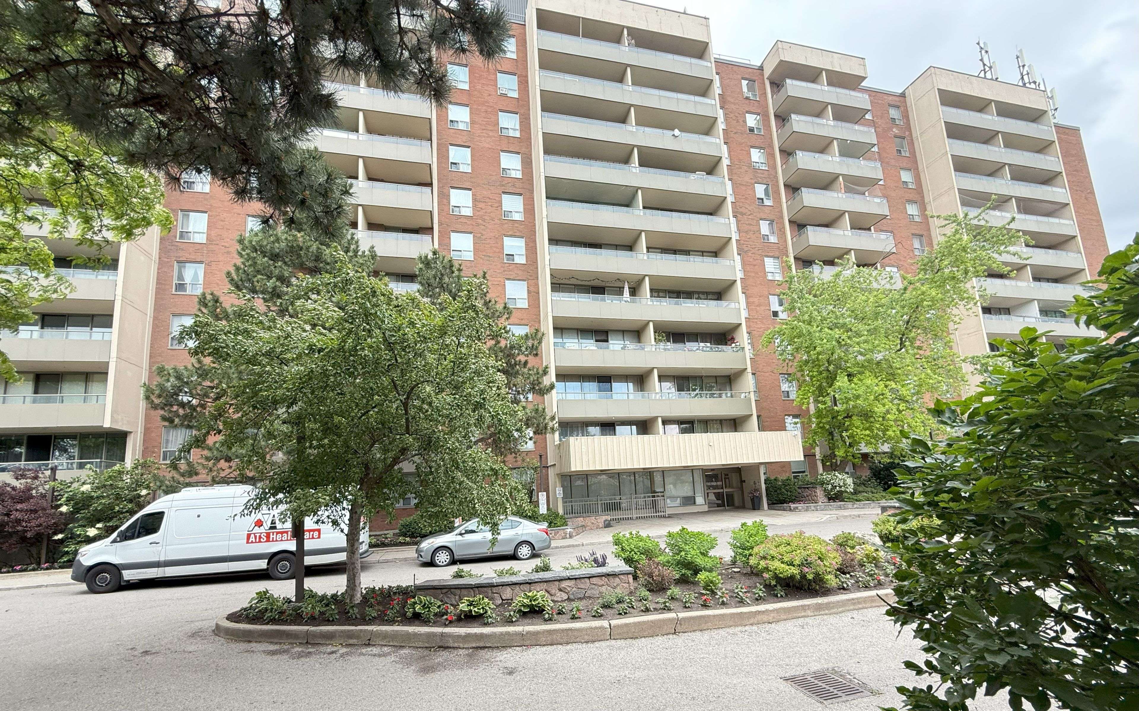 1 Four Winds DR #209, Toronto W05, ON M3J 2T1