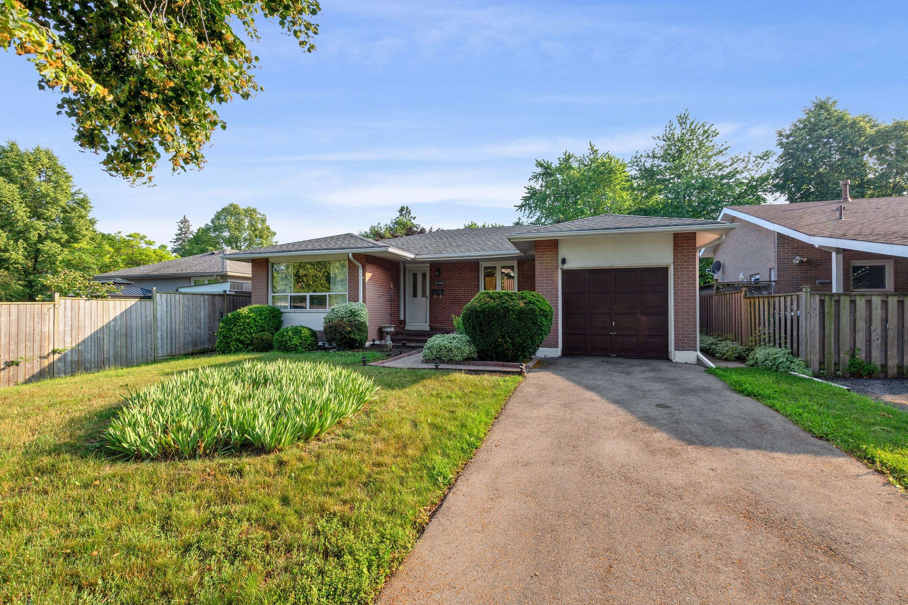 1460 Thetford CT, Mississauga, ON L5J 3N4