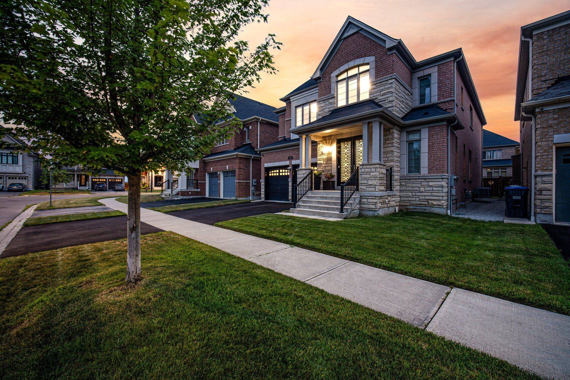 Brampton, ON L6Y 6B2,106 Rising Hill RDG