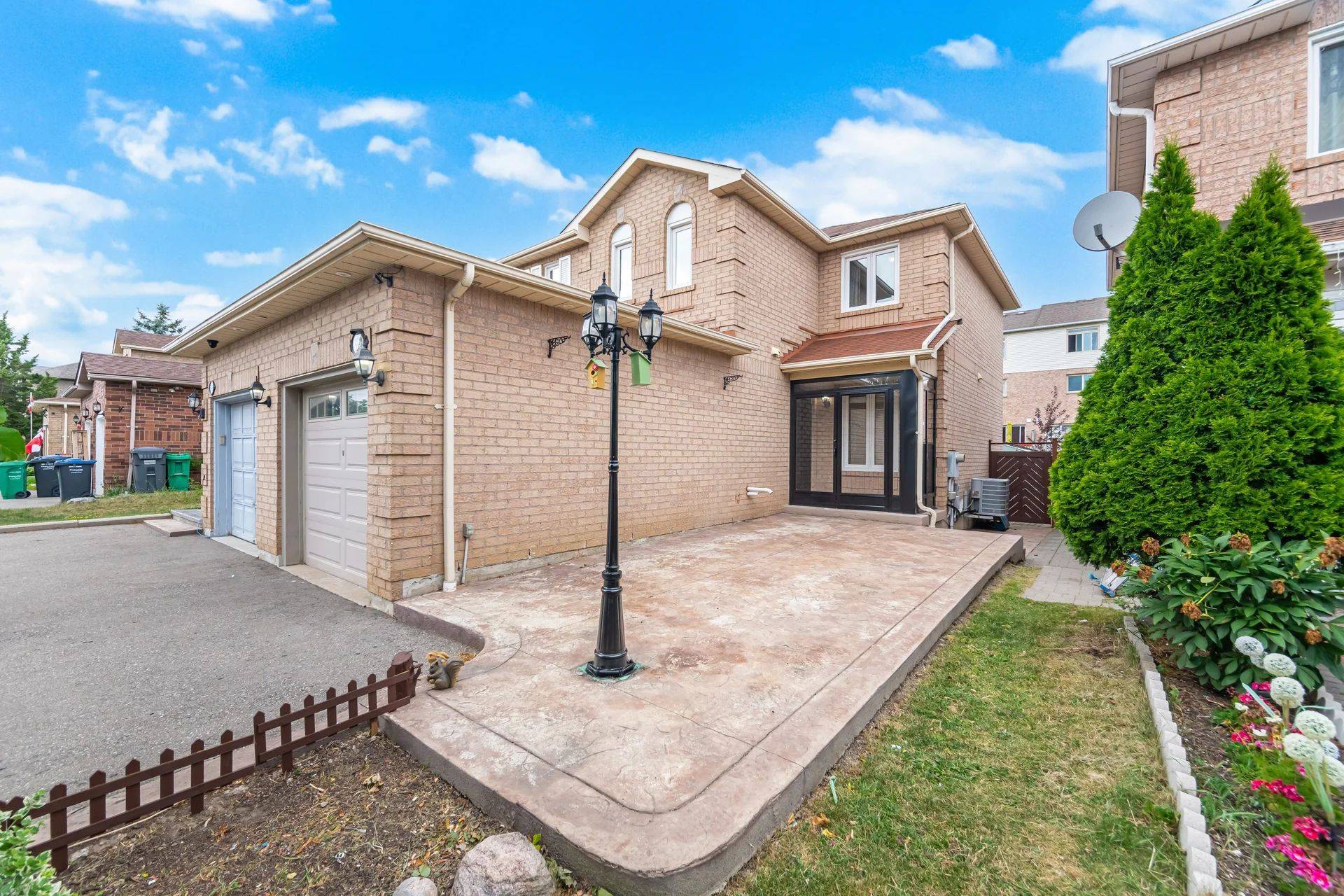 Mississauga, ON L5V 1Z2,5339 Bullrush DR