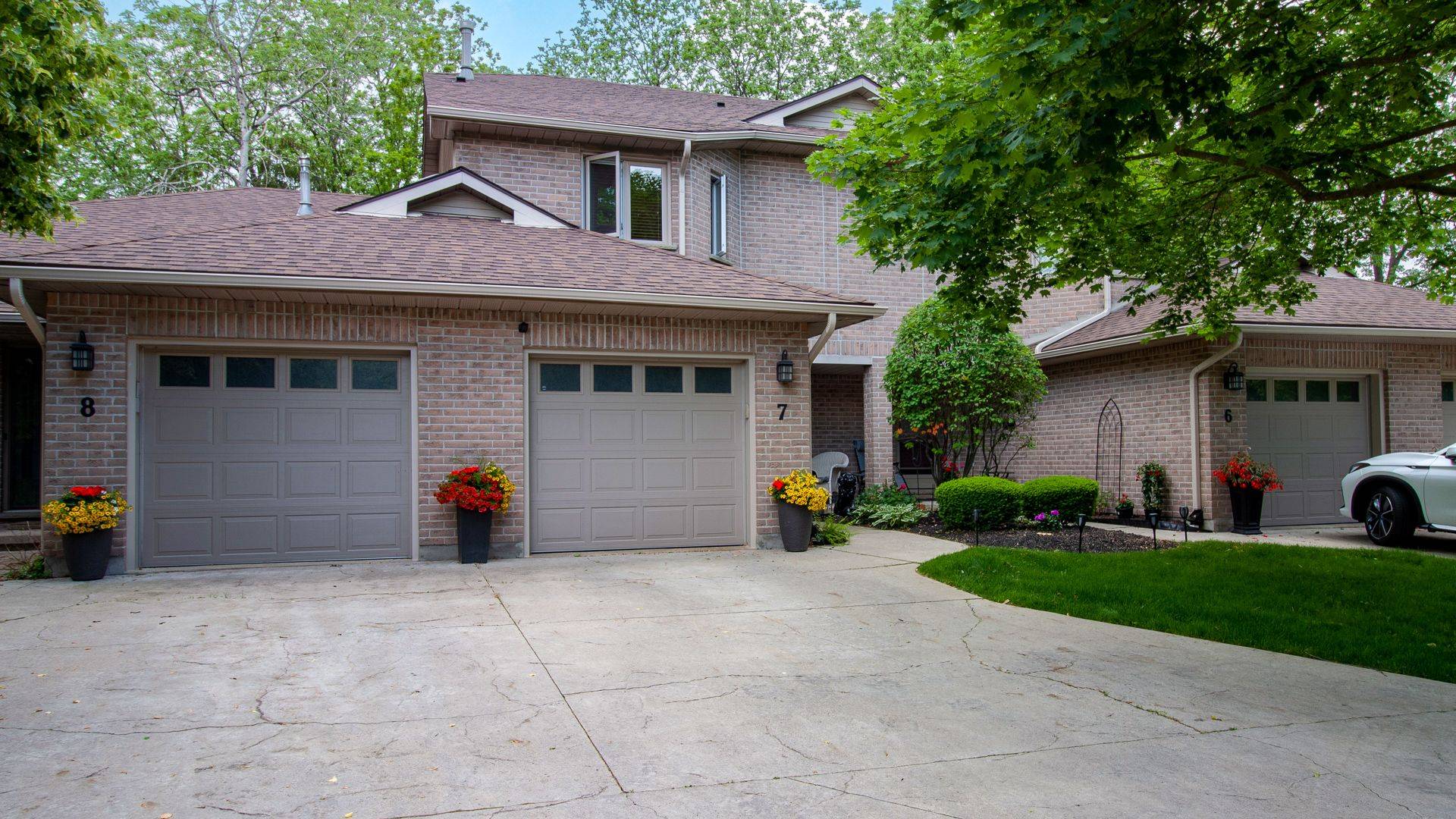 70 Glenroy RD #7, London South, ON N5Z 4W9