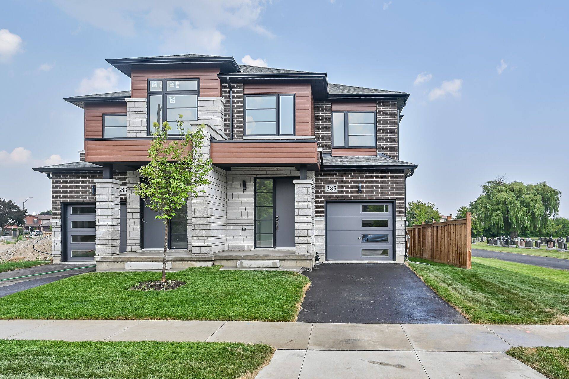 Hamilton, ON L9A 5A4,385 LIMERIDGE RD E