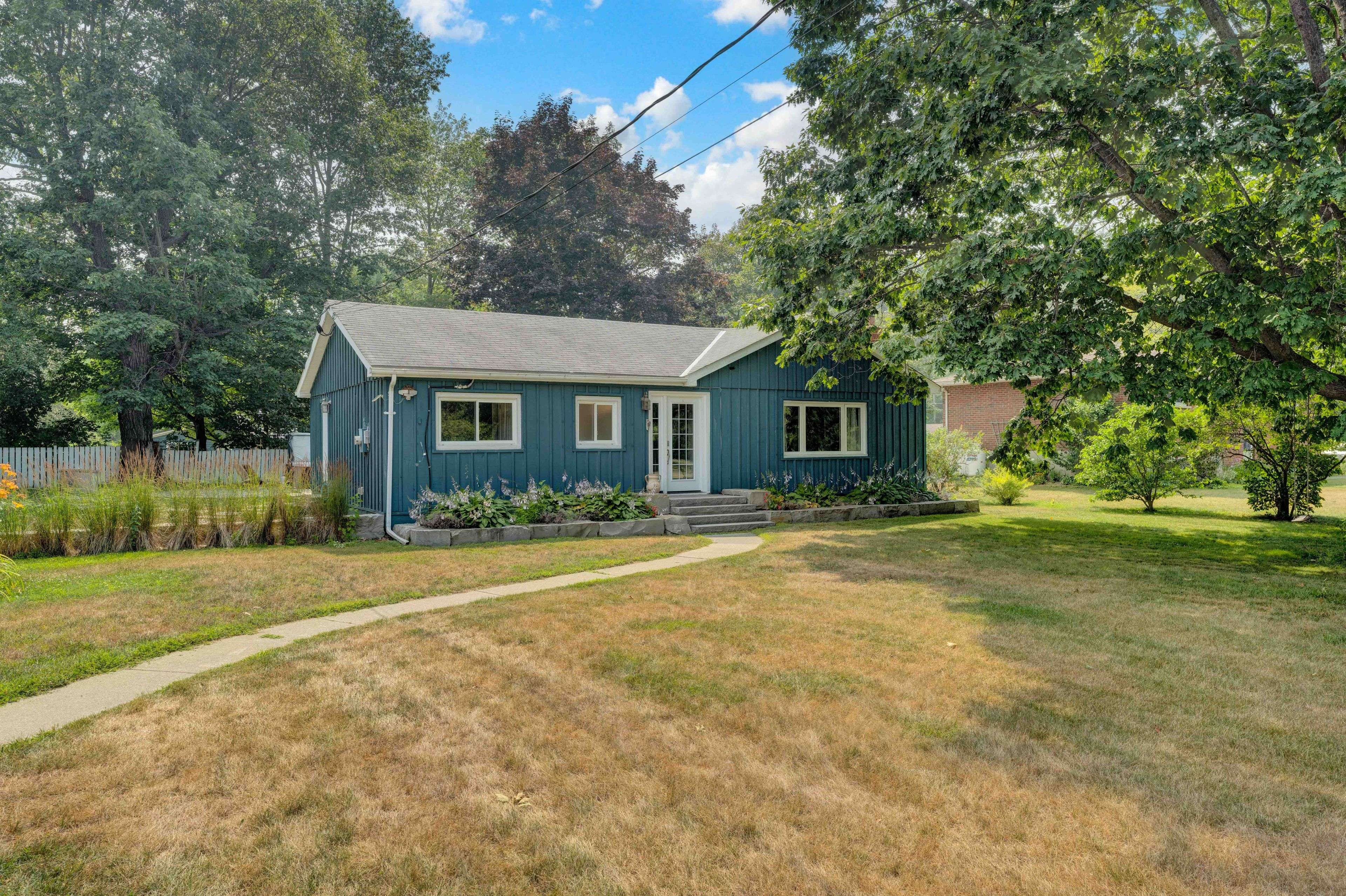 Quinte West, ON K0K 1L0,18 LODGE RD