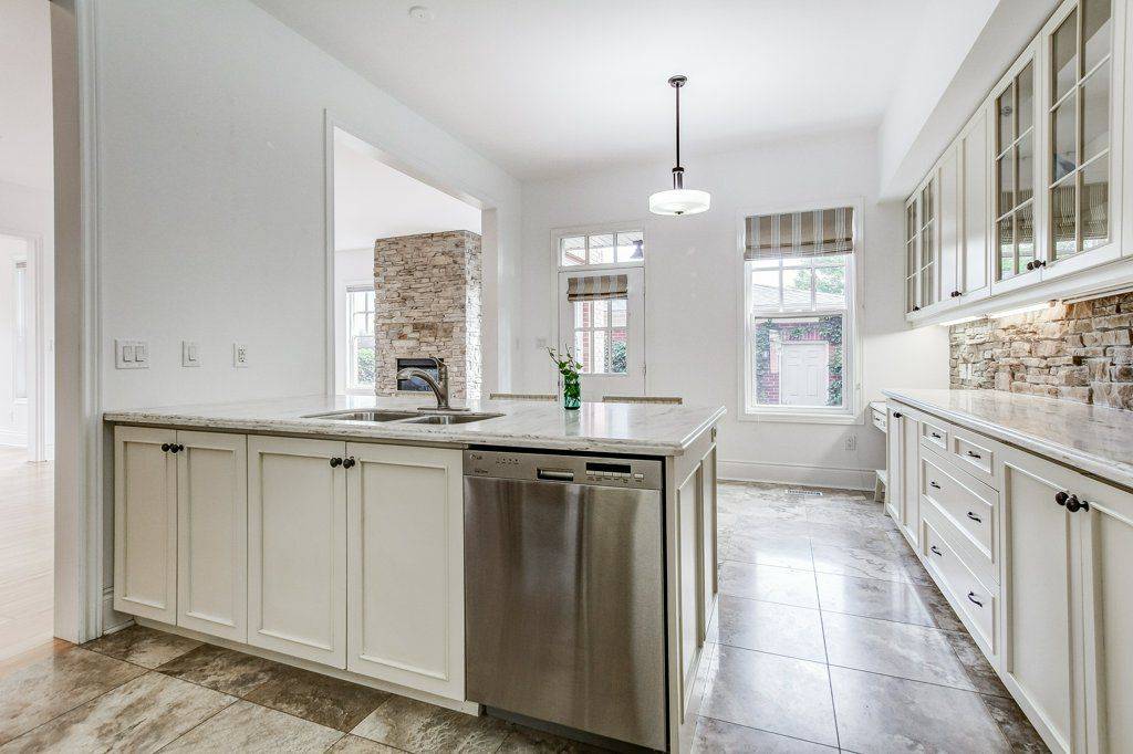Niagara-on-the-lake, ON L0S 1J0,86 GARRISON VILLAGE DR