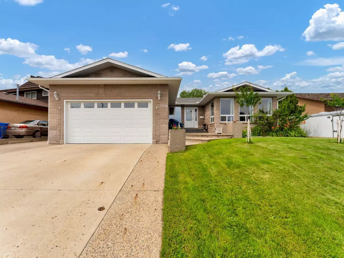 Medicine Hat, AB T1B 1V6,2508 12 AVE SE