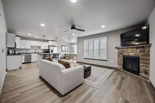 Coralville, IA 52241,3302 Loethen Ln.