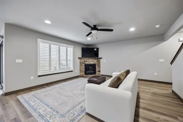 Coralville, IA 52241,3302 Loethen Ln.