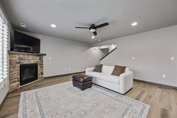 Coralville, IA 52241,3302 Loethen Ln.