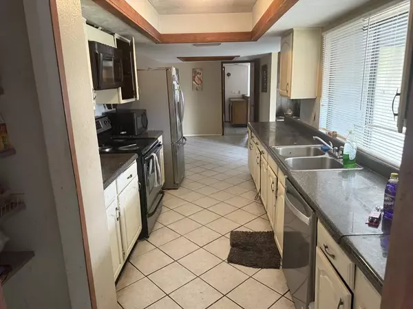 Garland, TX 75043,3425 knollpoint Drive