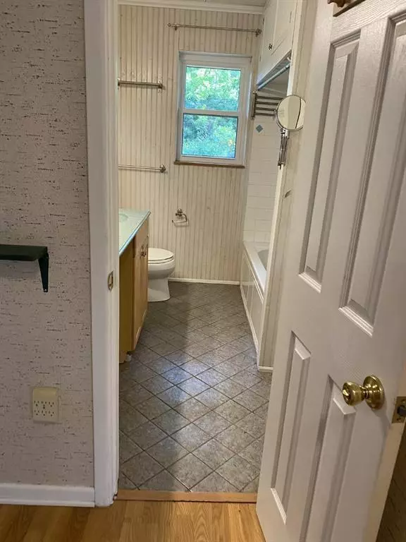 Fort Worth, TX 76112,7004 Meadowbrook Drive