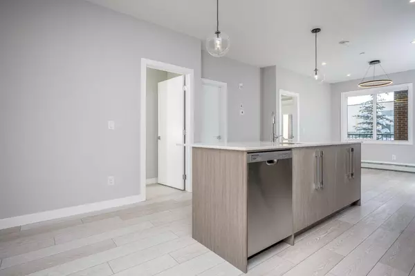 Calgary, AB T2X 5X2,111 Wolf Creek DR SE #1113