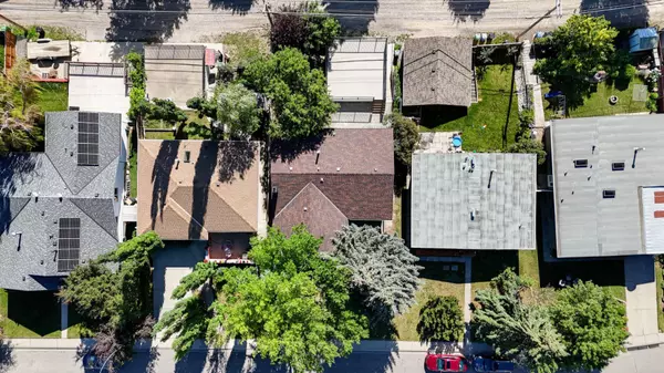 Calgary, AB T2K 2P7,5016 Nemiskam RD Northwest