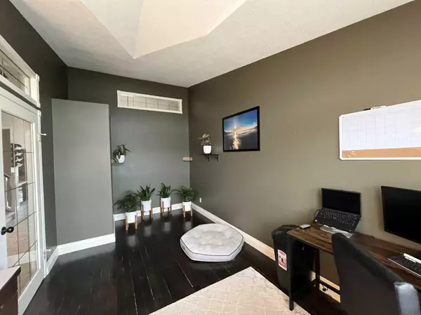 Taber, AB T1G 1A2,3930 Harmony Place