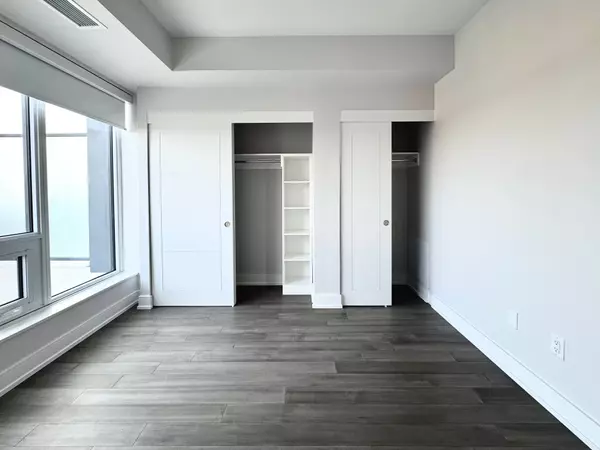 Toronto C04, ON M6B 2Y9,2525 Bathurst ST #909