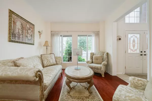 Pickering, ON L1X 2T8,1129 Gossamer DR