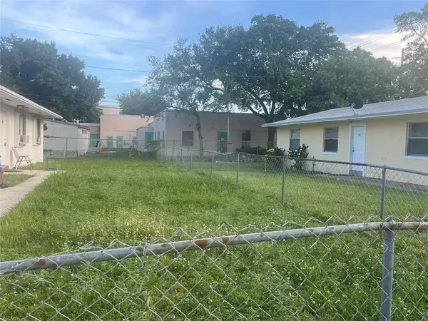 Hollywood, FL 33024,6332-6334 Polk St