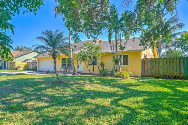1386 Fulmar Dr, Delray Beach, FL 33444