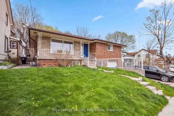 Bradford West Gwillimbury, ON L3Z 2B1,97 John ST E #2