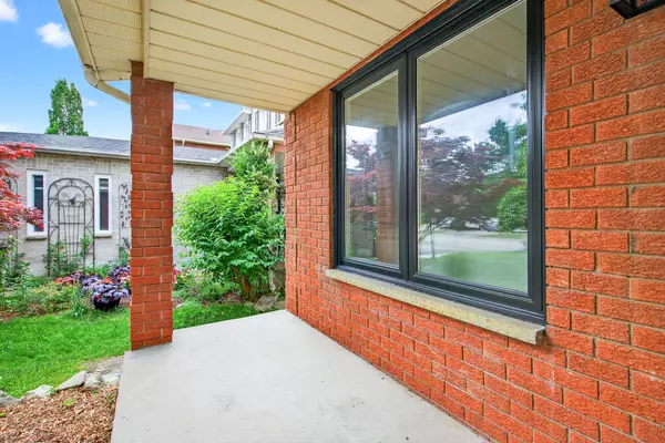 Richmond Hill, ON L4C 9R9,43 Keremeos CRES