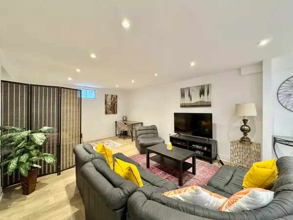 222 Romfield Circuit #Lower, Markham, ON L3T 3J3