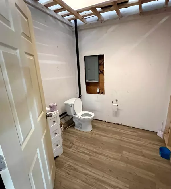 Kingston, ON K7M 3X9,546 Gardiners RD